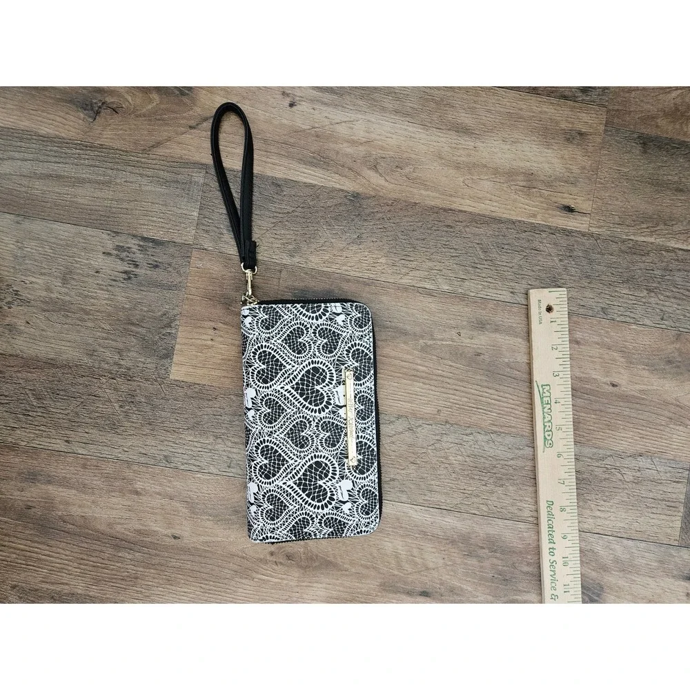 Betsey Johnson Black White Lace Heart Print Wristlet Wallet Gold Hardware Zip